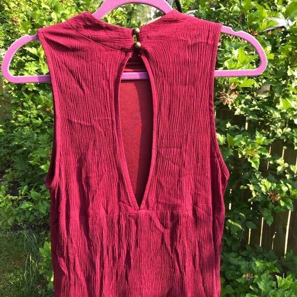 Red/Maroon Sleeveless Midi Dress - Picture 8 of 10